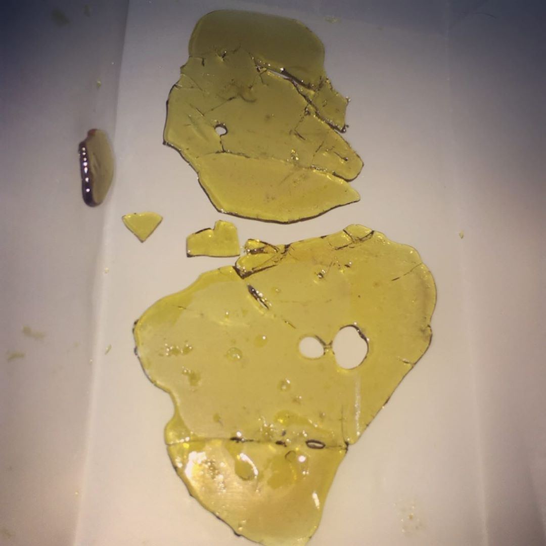fire og ethanol extraction shatter from MUV Florida strain review by indicadam