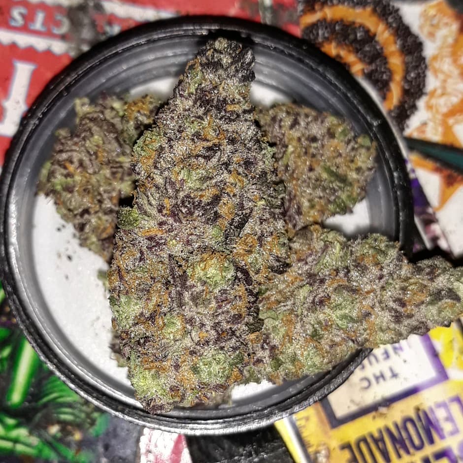Strain Review: Cement Shoes by Krush Kings - The Highest Critic