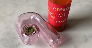 durban poison shake by cresco cannabis strain review by upinsmokesession