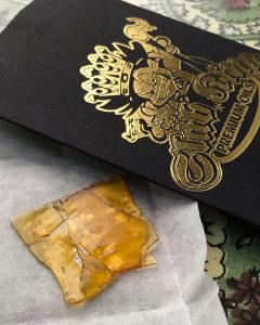 gsc shatter concentrate review by thatcutecannacouple 2