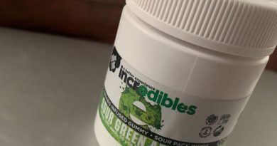 sour green apple incredibles gummies edible review by trippietropical