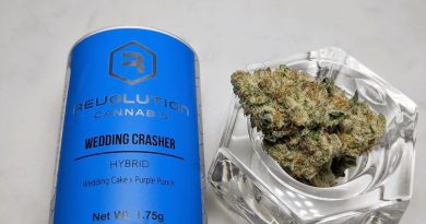 wedding crasher by revolution cananbis strain review by upinsmokesession