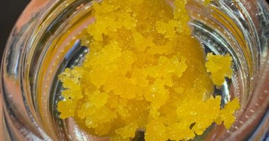 white widow sugar concentrate review by thatcutecannacouple