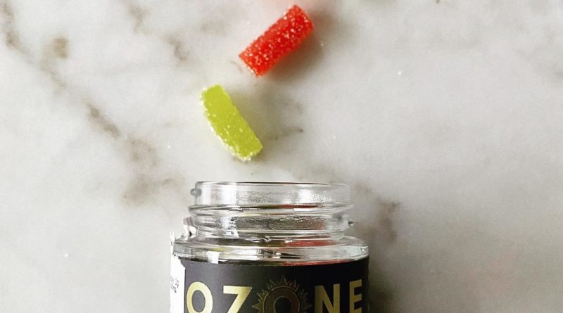 ozone sweet indica and sour sativa gummies edible review by upinsmokesession