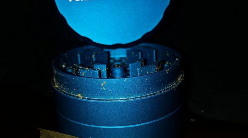 grinder by roor smoking accessory review by shanchyrls