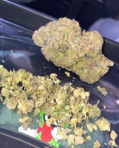 white raspberry by stiiizy liiit strain review by sjweed.review 2