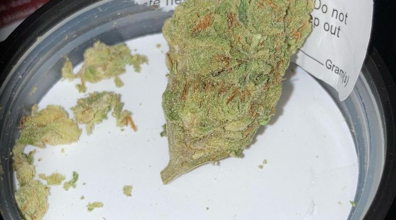 strawberry banana by bobby mac's personals strain review by sjweed.review
