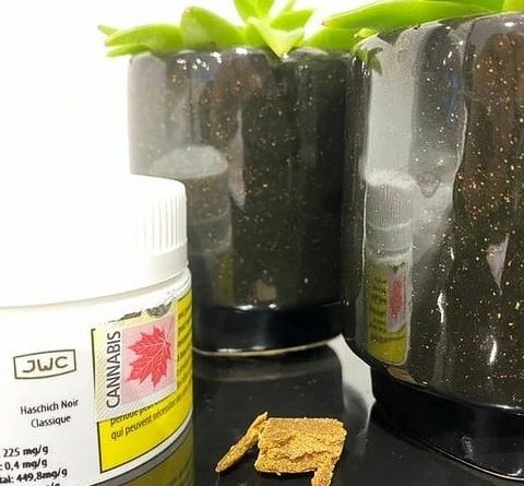 old school black hash by jwc concentrate review by Terple Grapes
