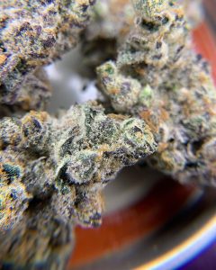 leftovers by LUVLI strain review by pnw_chronic 2
