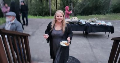Kelly Valentine The Smoking Table Social at The Ganjier Campus April 2022