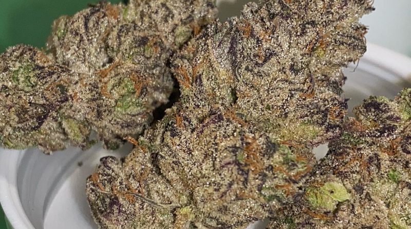 cream and sugar by fresh baked strain review by dopamine