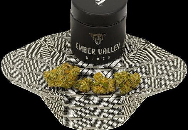peanut butter jelly time by ember valley black line strain review by ogweedreview