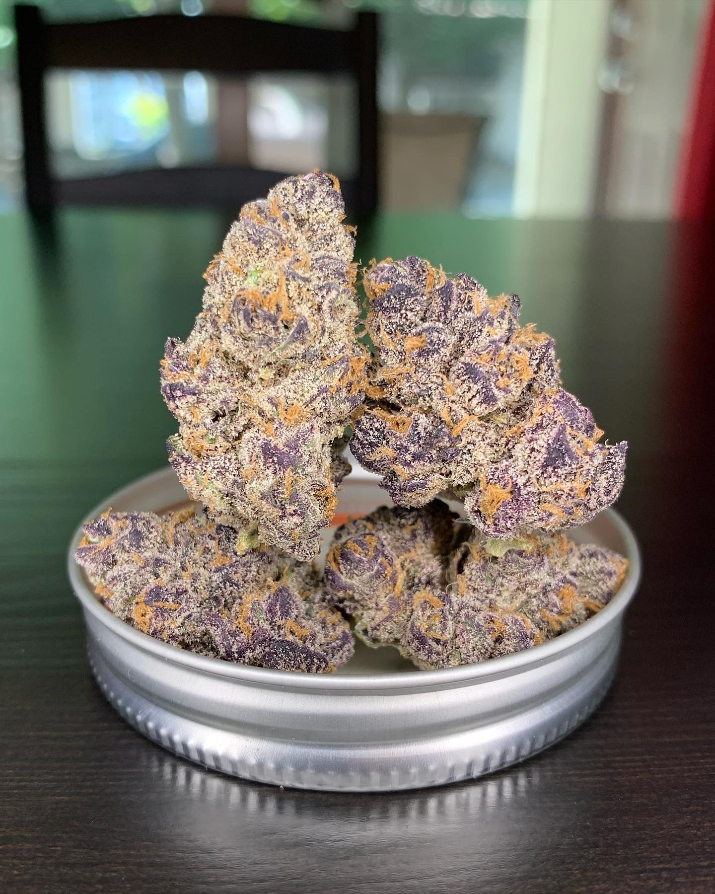 cultivar-review-code-red-by-luvli-the-highest-critic