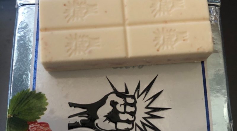 strawberry cheesecake chocolate by punch extracts edible review by caleb chen