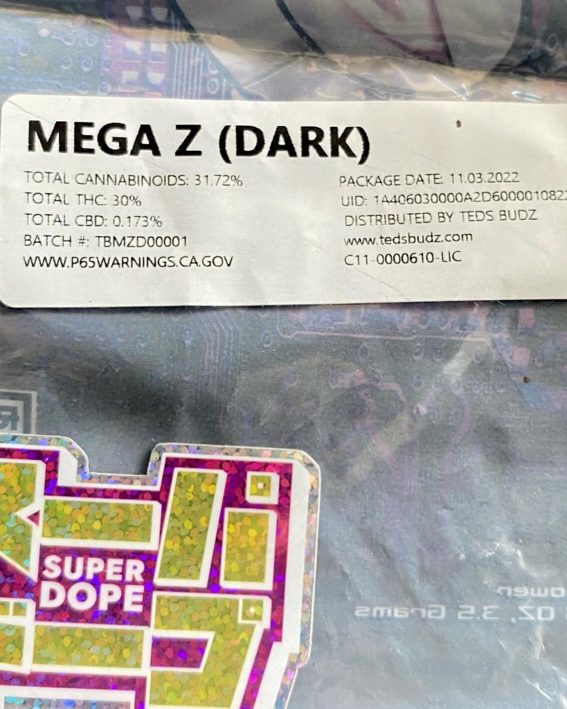 mega z dark by super dope x hi tech x fear of boof strain review by phenomenalreviews 3
