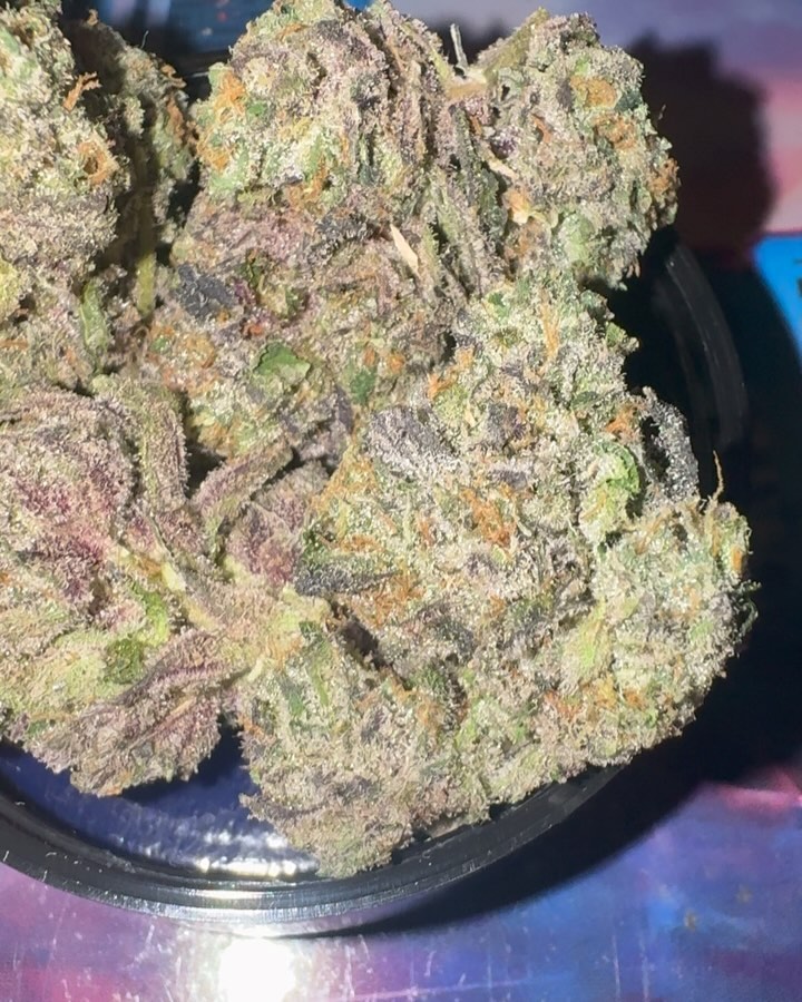 razzles by exotiks strain review by jointswithjalen 2