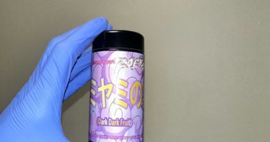 dark dark fruit by zoeys ca x devil fruit cannabis strain review by candylandreviews 2