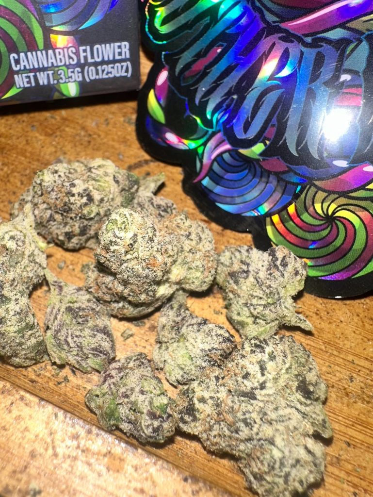 mother kandy by Faiqz strain review by candylandreviews