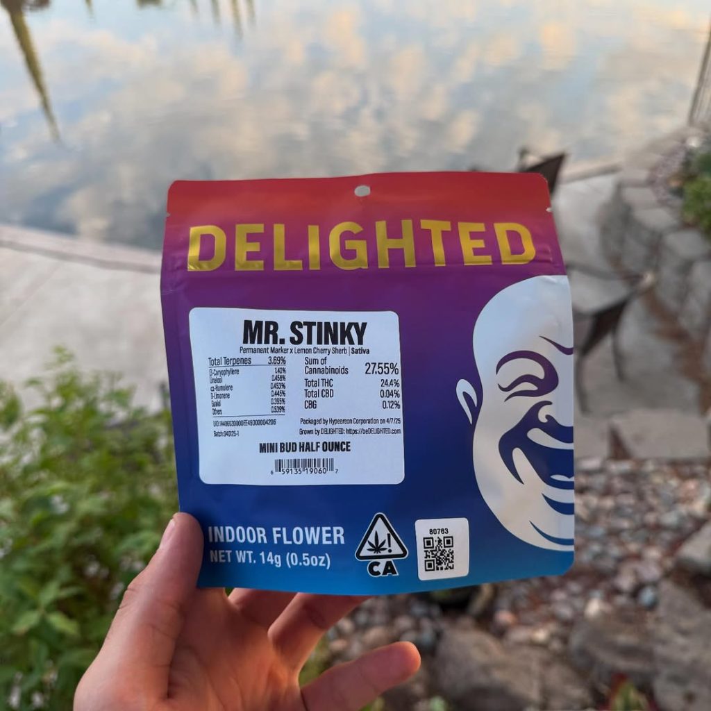 mr stinky by delighted flower strain review by yieldisdead 2