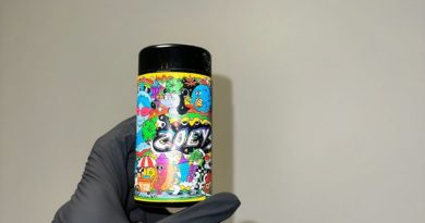 zoeys 420 batch by zoeys ca strain review by candylandreviews